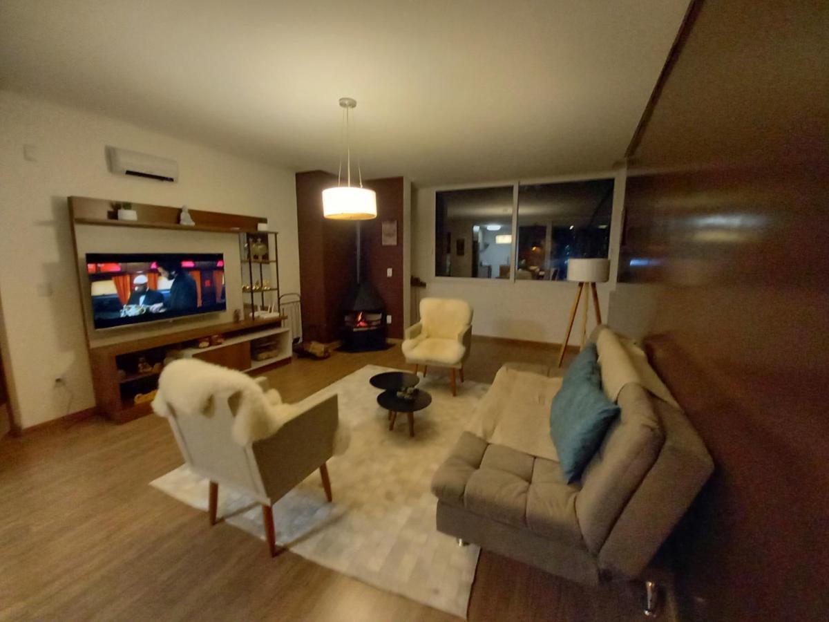 Gramado - Apartamento Aconchegante com Lareira e Churrasqueira Exterior foto